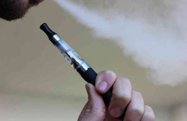 Электронные сигареты не помогают бросить курить: мнение специалистов