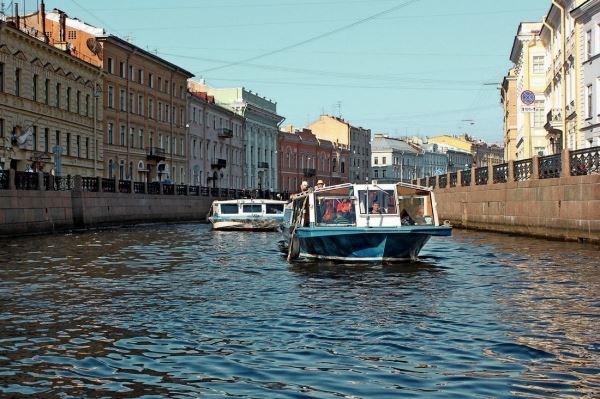 СМИ: ФАС направило предостережение поставщикам речных экскурсий по Петербургу